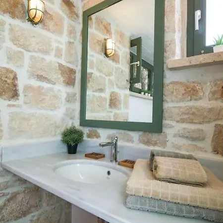 Dolly's Dream House * Patmos Town