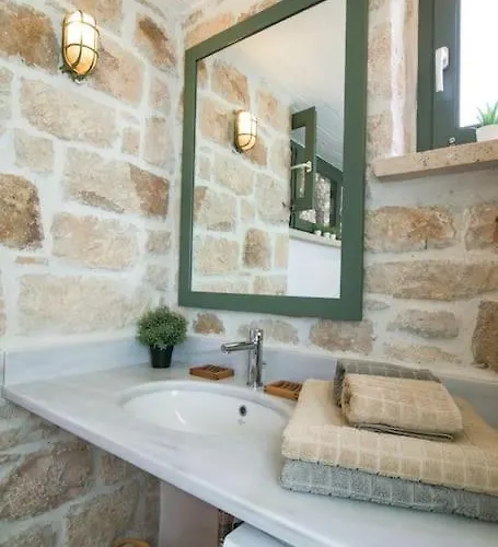 Dolly's Dream House * Kámbos